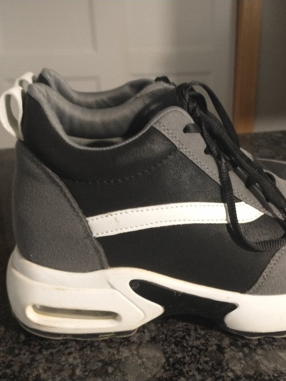 Women's shoes - Picture 2 of 6